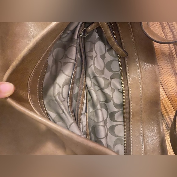 COACH Soft LEATHER CARRIE TOTE HANDBAG, BROWN, USED. - Picture 9 of 13